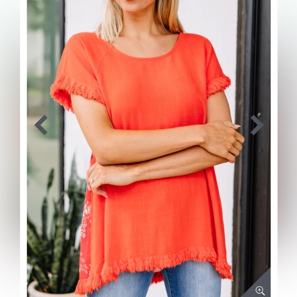 Umgee Vibrant Orange Printed Back Ragged Hem & Sleeves Blouse. Size Small. - Picture 4 of 11